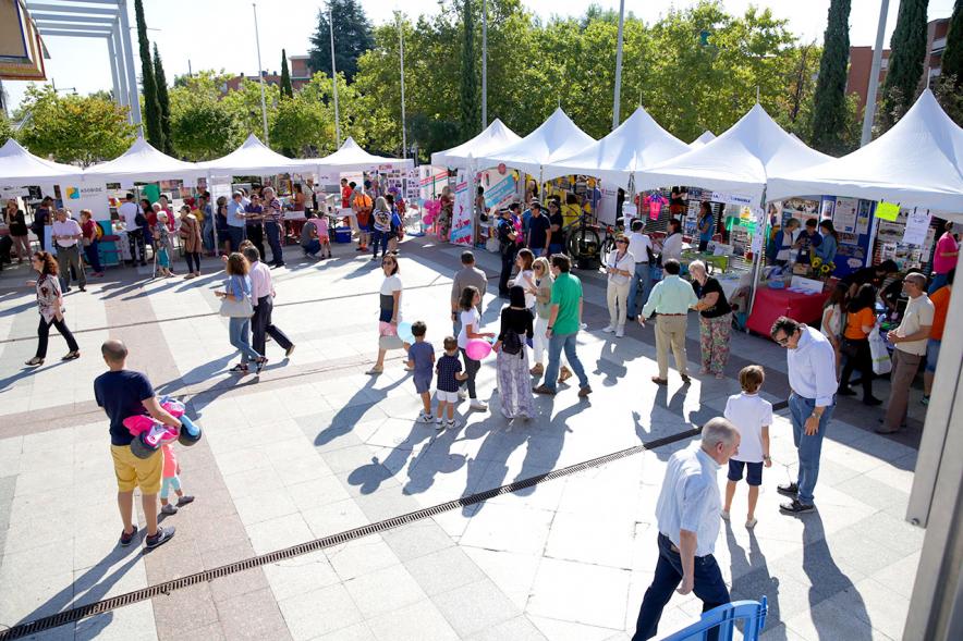Feria de las Asociaciones 2018 - Panorámica de los visitantes a la feria.