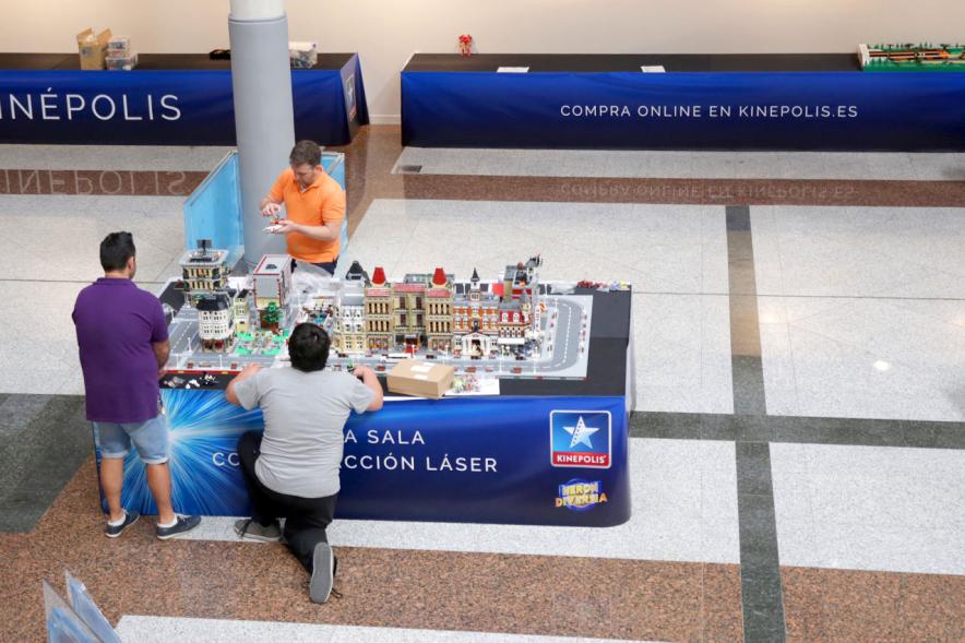 Feria de las Asociaciones 2018 - Panorámica de un stand de KINEPOLIS.