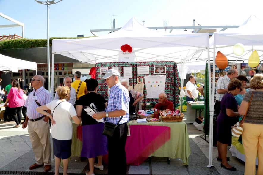 Feria de Las Asociaciones 2016 - Imagen de diferentes stands de la feria.