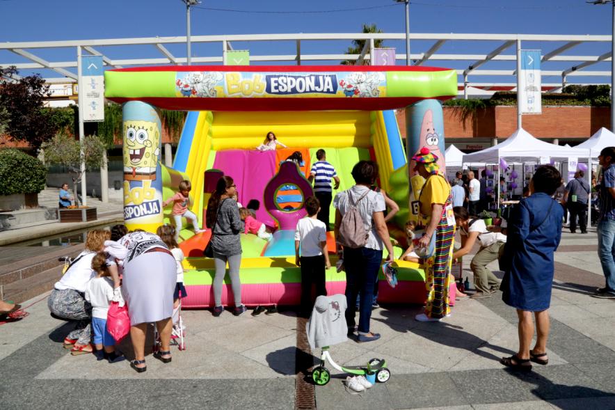 Feria de Las Asociaciones 2016 - Imagen de niños participando en la feria.