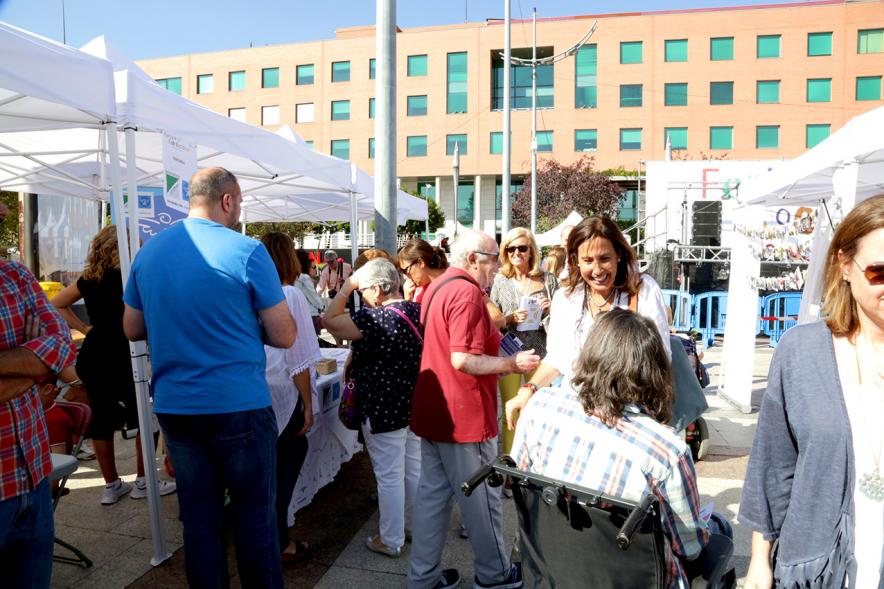 Feria de Las Asociaciones 2016 - Imagen del público asistente.