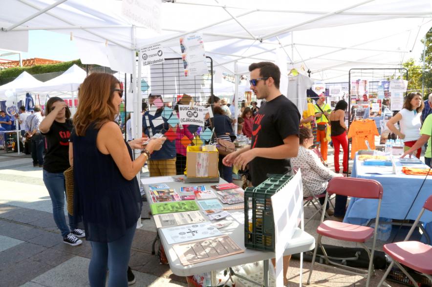 Feria de Las Asociaciones 2016 - Imagen del público asistente.