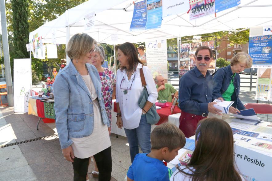 Feria de Las Asociaciones 2016 - Imagen del público asistente.
