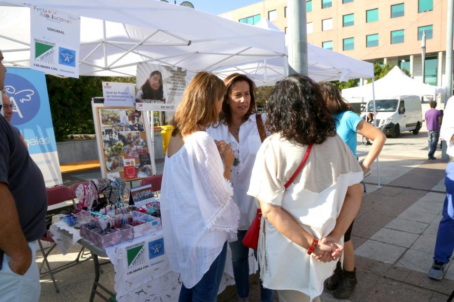 Feria de Las Asociaciones 2016 - Imagen del público asistente.