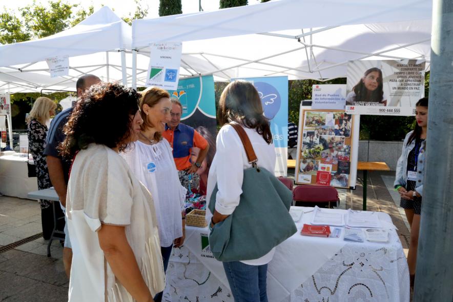 Feria de Las Asociaciones 2016 - Imagen del público asistente.