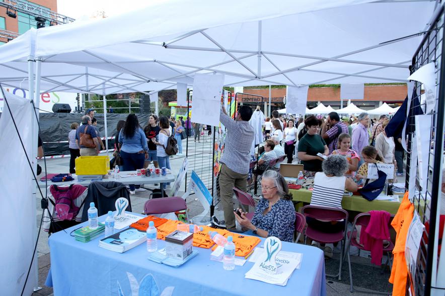 Feria de Las Asociaciones 2016 - Imagen de diferentes stands de la feria.