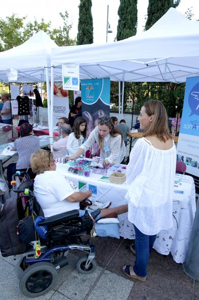 Feria de Las Asociaciones 2016 - Imagen de diferentes stands de la feria.