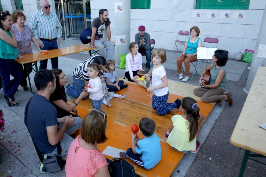 Feria de Las Asociaciones 2016 - Imagen de niños participando en la feria.