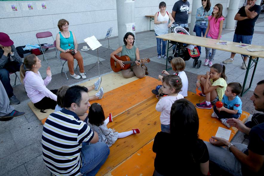 Feria de Las Asociaciones 2016 - Imagen de niños participando en la feria.