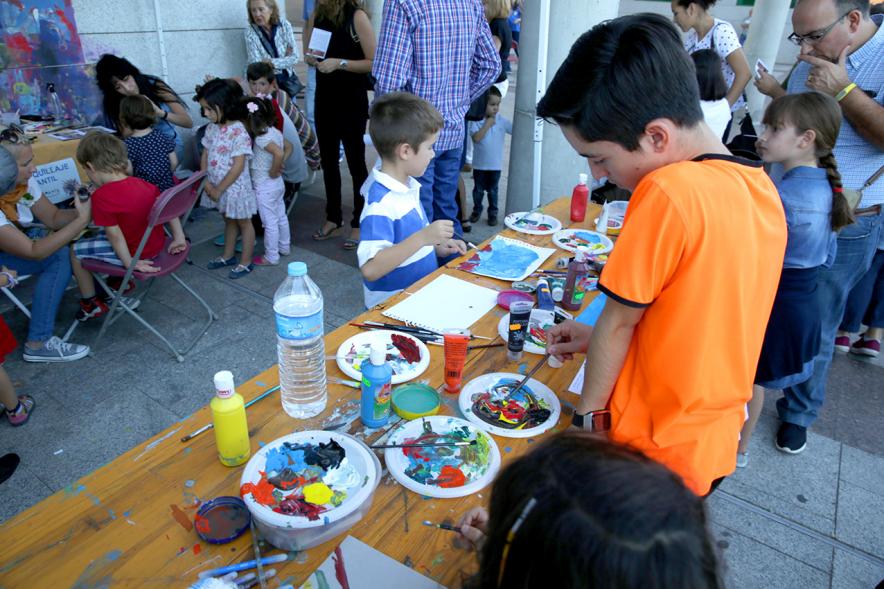 Feria de Las Asociaciones 2016 - Imagen de niños participando en la feria.
