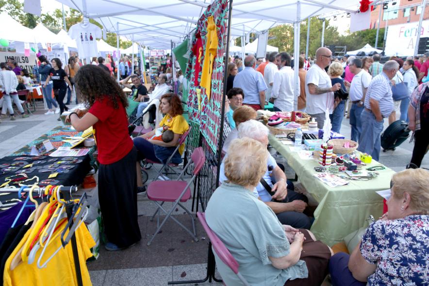 Feria de Las Asociaciones 2016 - Imagen del público asistente.