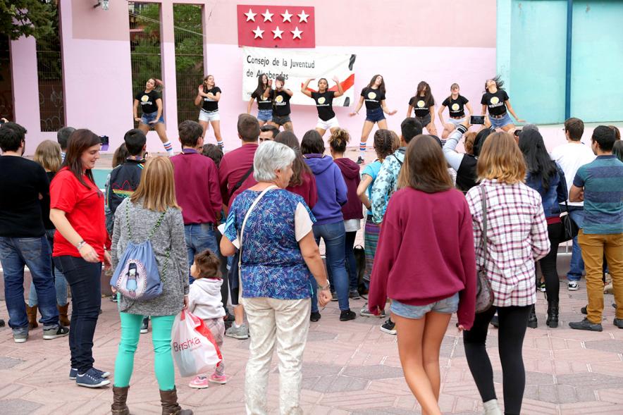Feria Asociativa Juvenil - Imagen del público asistente.