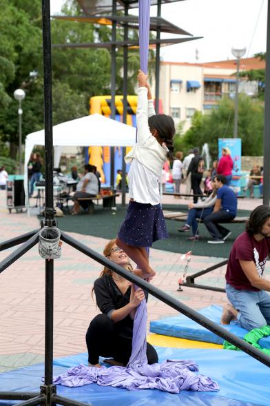 Feria Asociativa Juvenil - Imagen del público asistente.
