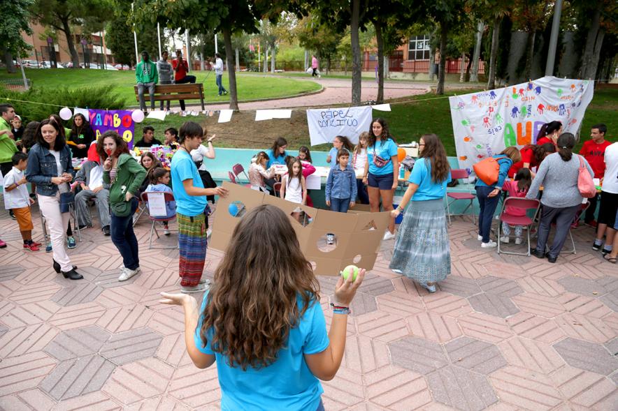Feria Asociativa Juvenil - Imagen del público asistente.