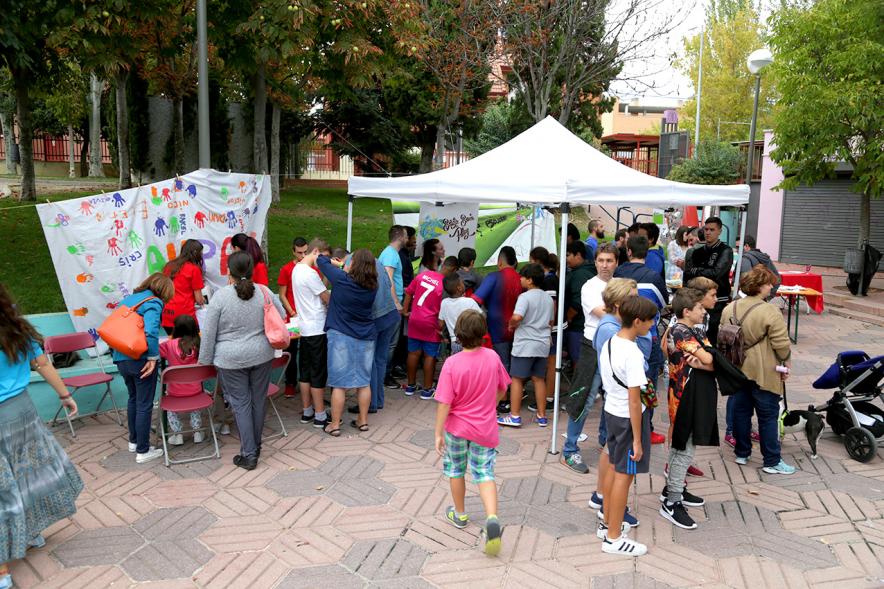 Feria Asociativa Juvenil - Imagen del público asistente.