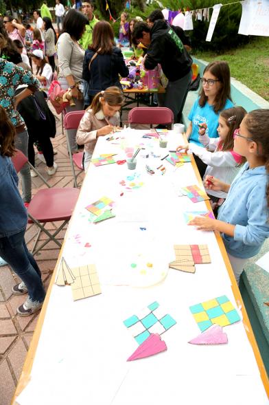 Feria Asociativa Juvenil - Imagen del público asistente.