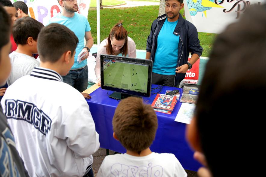 Feria Asociativa Juvenil - Imagen del público asistente.