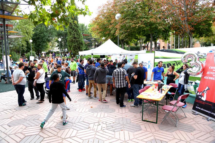 Feria Asociativa Juvenil - Imagen del público asistente.