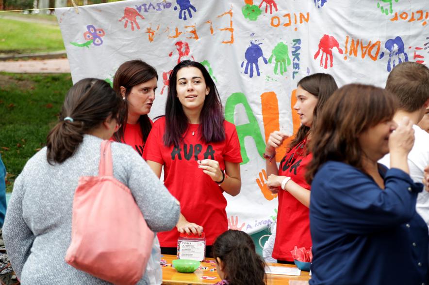 Feria Asociativa Juvenil - Imagen del público asistente.