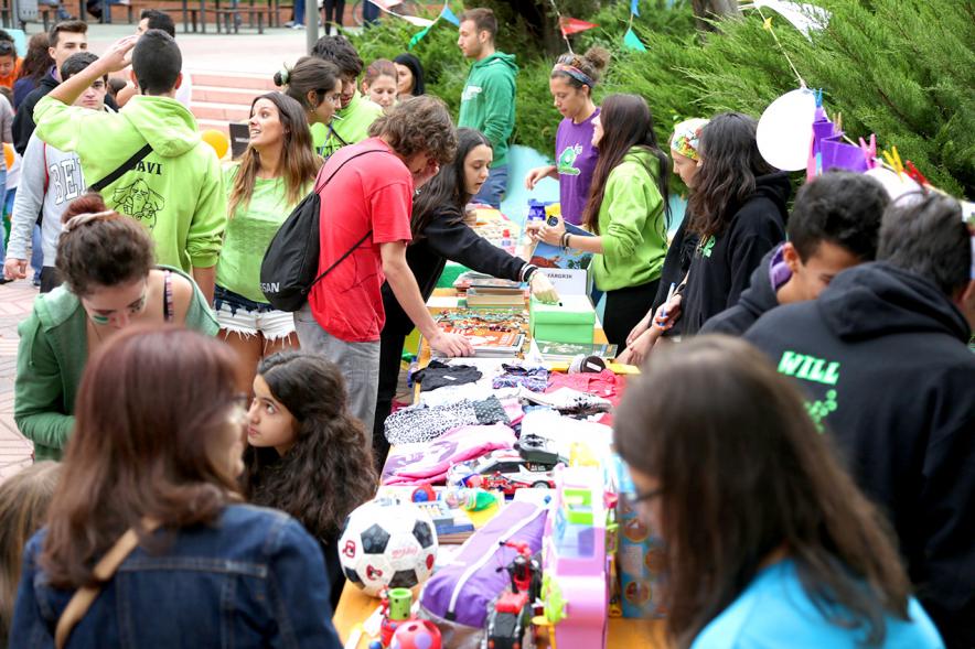 Feria Asociativa Juvenil - Imagen del público asistente.