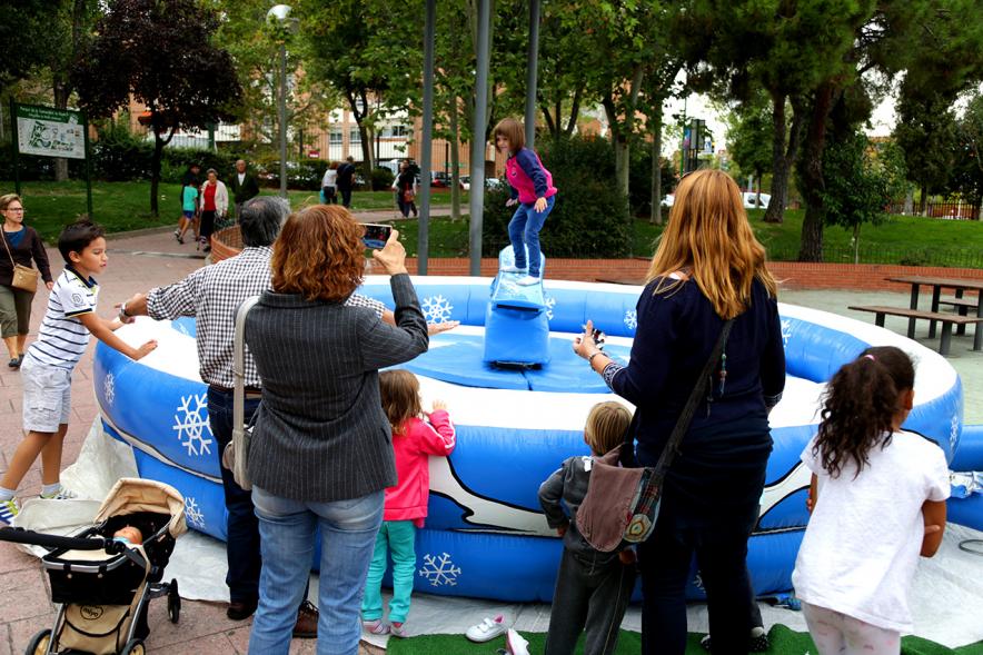 Feria Asociativa Juvenil - Imagen del público asistente.