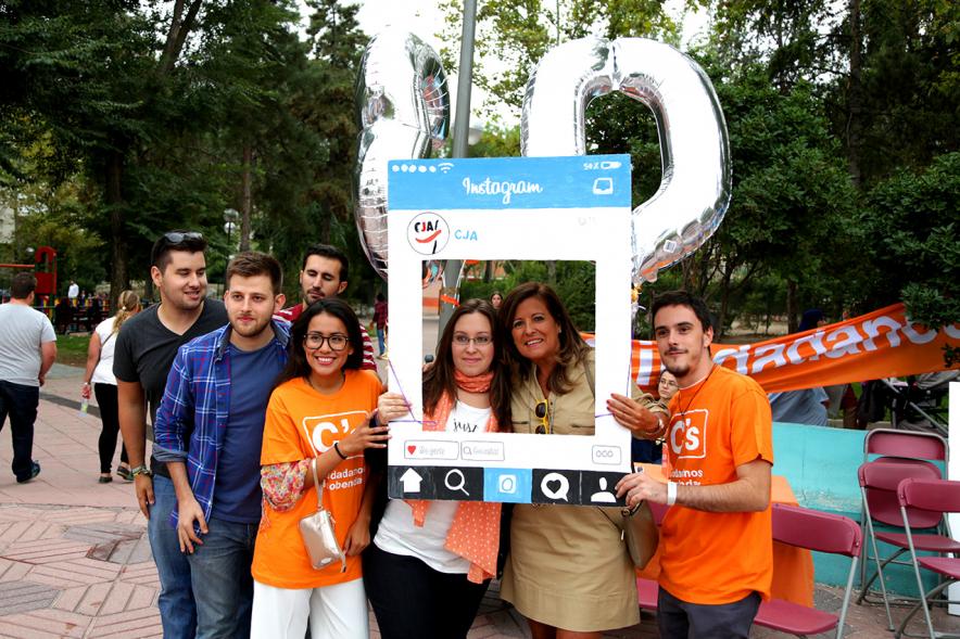 Feria Asociativa Juvenil - Imagen del público asistente.