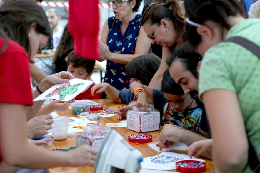 Feria Juvenil de Asociaciones - Mesa de actividades juveniles.