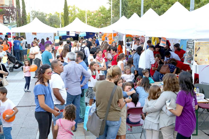 Feria Juvenil de Asociaciones -Panorámica de la feria.