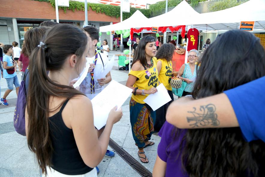Feria Juvenil de Asociaciones - Jóvenes participantes de la feria.