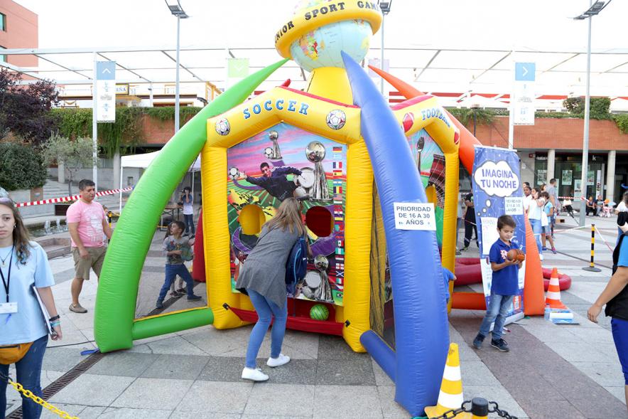 Feria Juvenil de Asociaciones - Hinchables para niños.