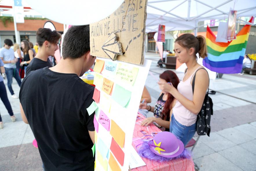 Feria Juvenil de Asociaciones - Jóvenes participantes de la feria.
