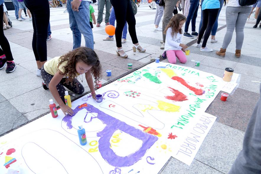 Feria Juvenil de Asociaciones - Mesa de actividades infantiles.