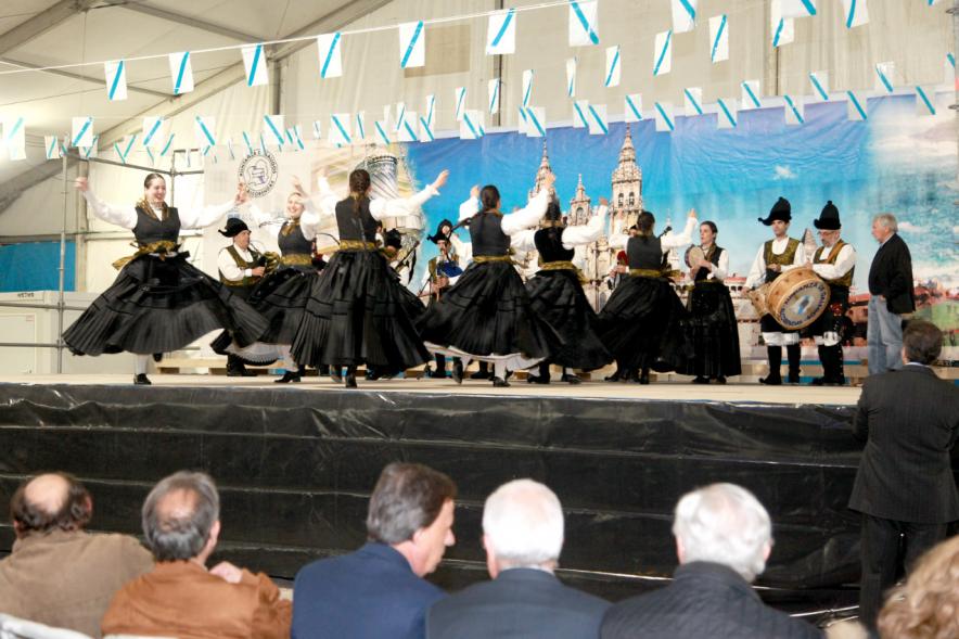 Grupo Folclórico de Xuntanza. Inauguración Feria del Marisco 2017.
