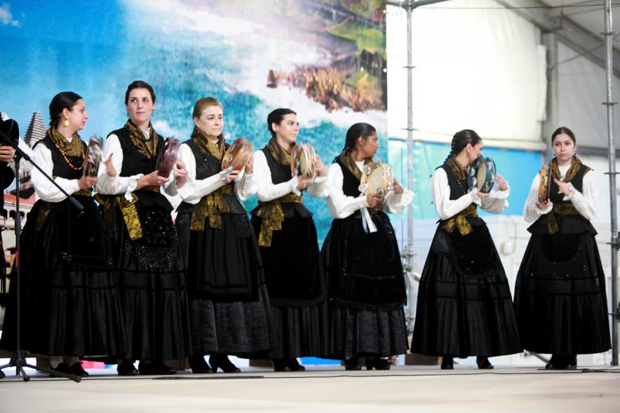 Grupo folclórico. Inauguración Feria del Marisco 2017. 