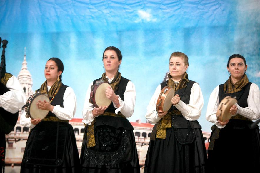 Grupo folclórico. Inauguración Feria del Marisco 2017. 