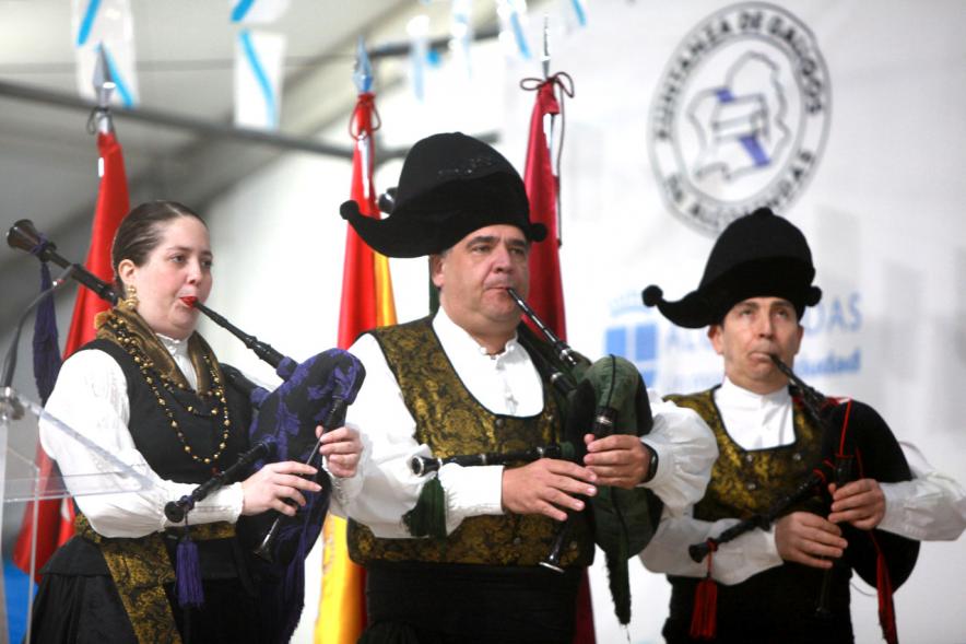 Grupo folclórico. Inauguración Feria del Marisco 2017. 