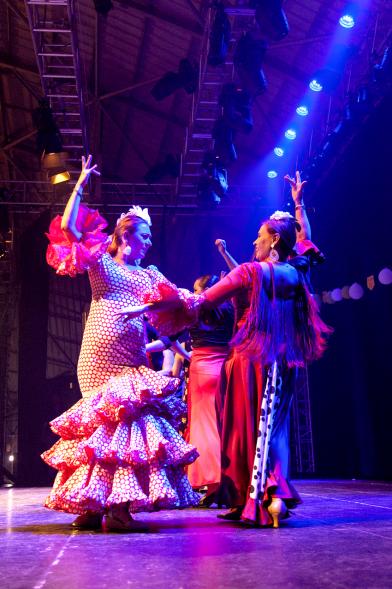 Feria de Abril de Alcobendas 2017 - Imagen de dos personas bailando sevillanas.