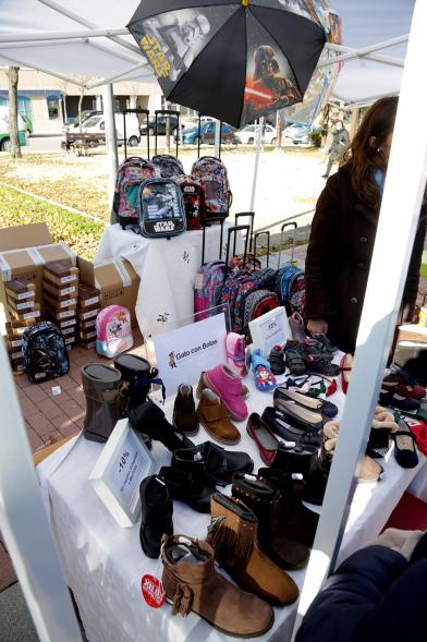 Feria de Compras al Aire Libre en el Paseo de Valdelasfuentes - Imagen de un puesto de la feria.