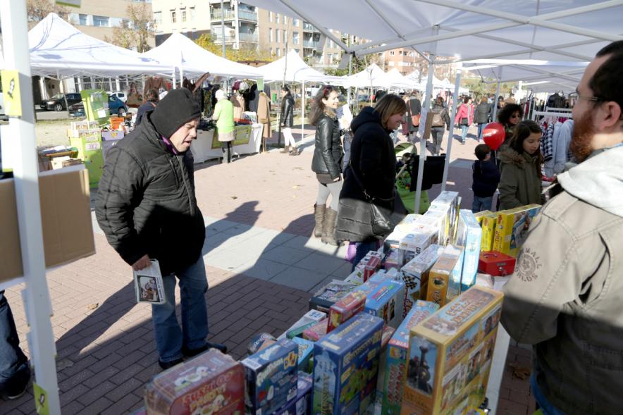 Feria de Compras al Aire Libre en el Paseo de Valdelasfuentes - Imagen de un puesto de la feria.