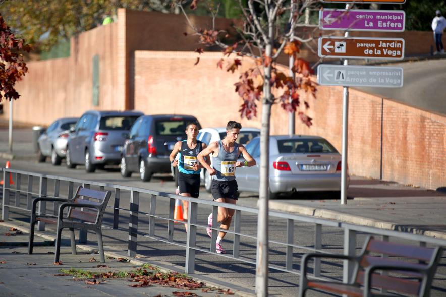 Fernando Carro Gana 10K con la Mejor Marca Española de la Historia en 10 Km -  Imagen de unos corredores en un momento de la carrera.
