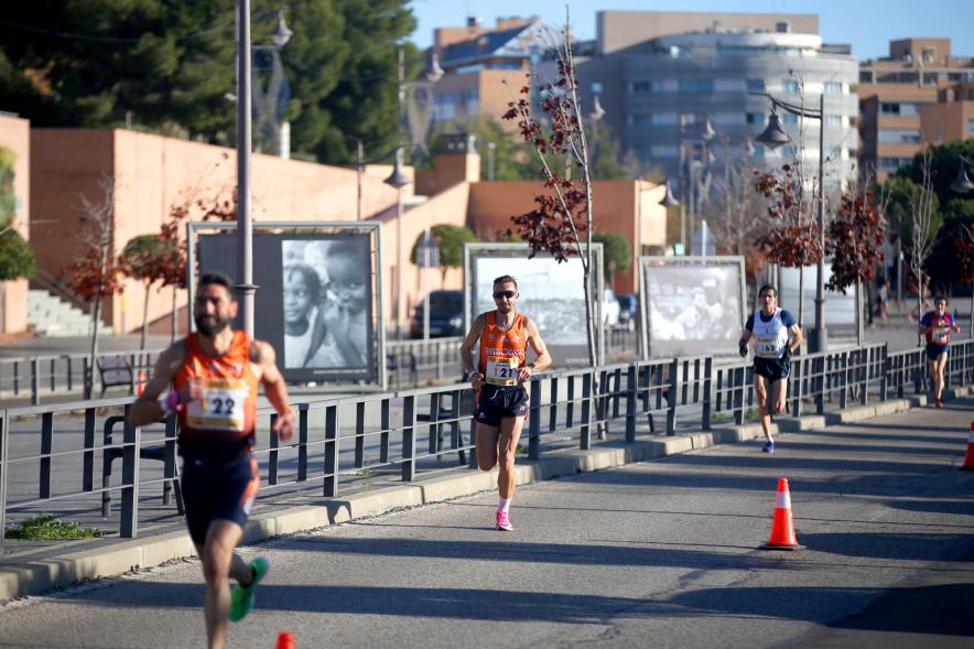 Fernando Carro Gana 10K con la Mejor Marca Española de la Historia en 10 Km -  Imagen de unos corredores en un momento de la carrera.