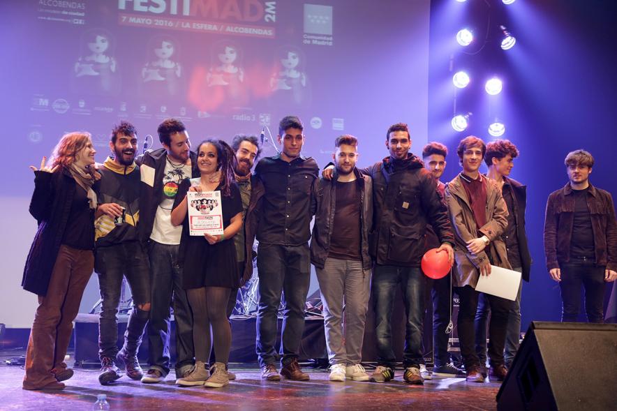 Festimad 2016 en La Esfera - Festimad.Grupo de músicos en el escenario.