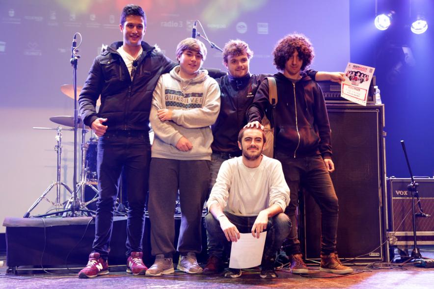 Festimad 2016 en La Esfera - Festimad.Grupo de músicos en el escenario.