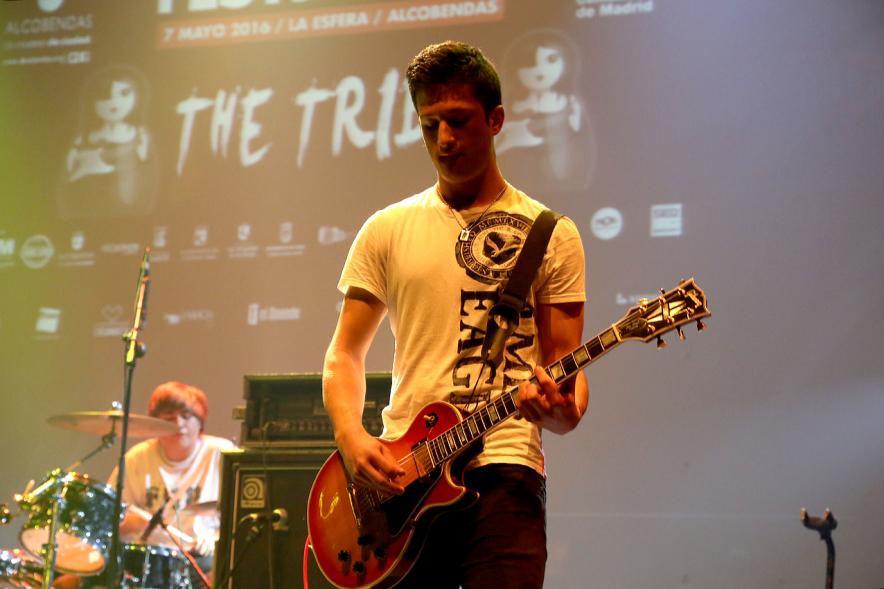 Festimad 2016 en La Esfera - Grupo actuando en el escenario.