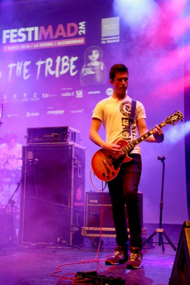 Festimad 2016 en La Esfera - Grupo actuando en el escenario.