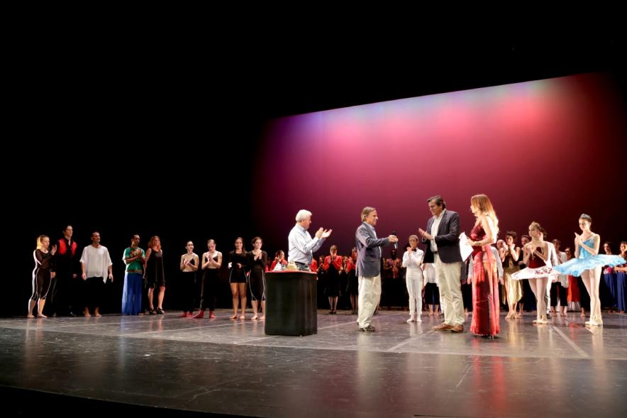 Festival Internacional de Danza y Artes Escénicas ADAE Ciudad de Alcobendas - Imagen  frontal del escenario.