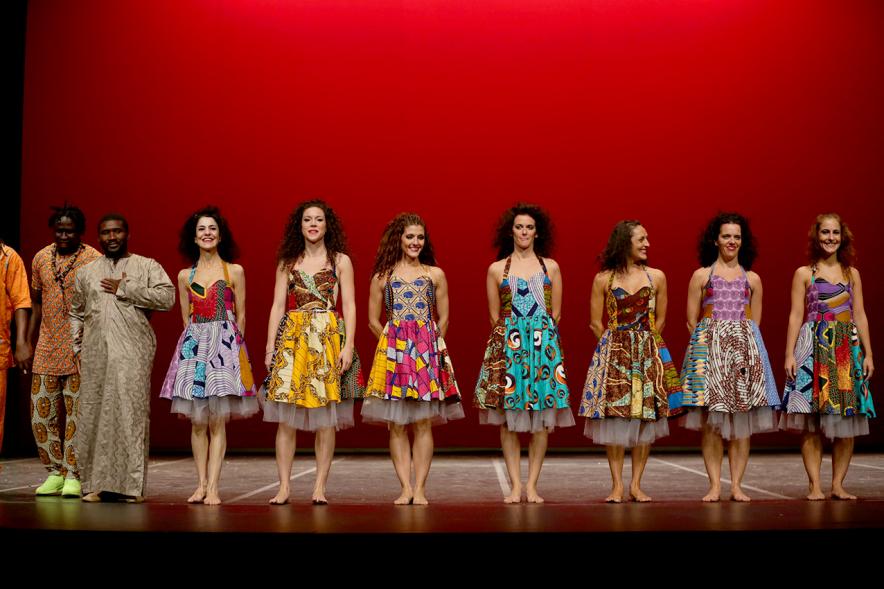 XIIº Festival Internacional de Danza y Artes Escénicas - Imagen de unas bailarinas en el escenario.