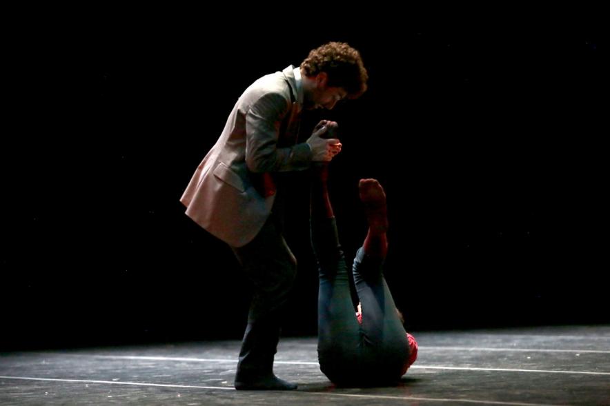 Festival Internacional de Danza y Artes Escénicas ADAE Ciudad de Alcobendas -  Actuación de dos bailarines.