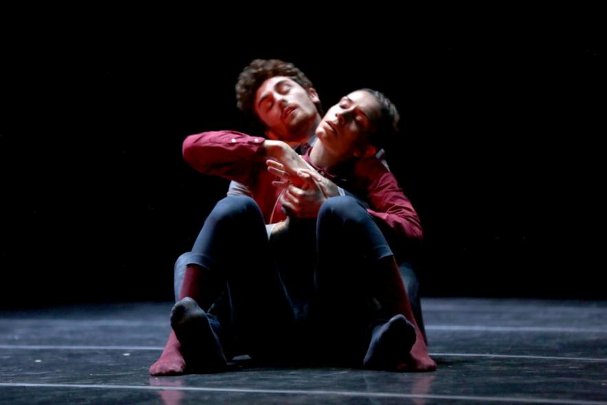 Festival Internacional de Danza y Artes Escénicas ADAE Ciudad de Alcobendas - Actuación de dos bailarines.