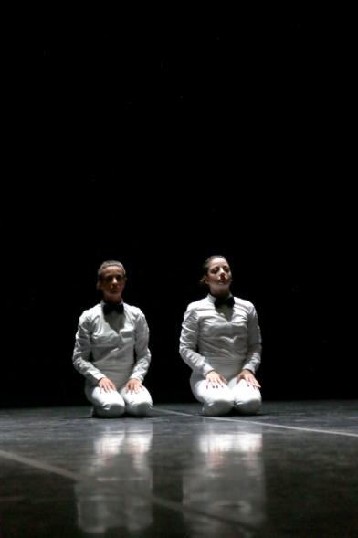 Festival Internacional de Danza y Artes Escénicas ADAE Ciudad de Alcobendas - Actuación de dos bailarines.